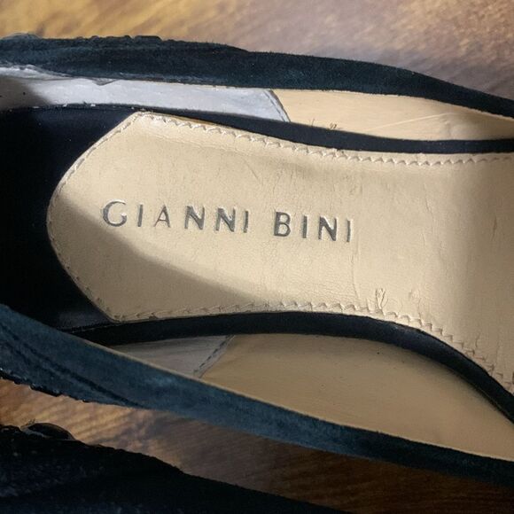 Gianni Bini Brenda Black Suede Rhinestone Platform Pumps Size 7 - Picture 3 of 8